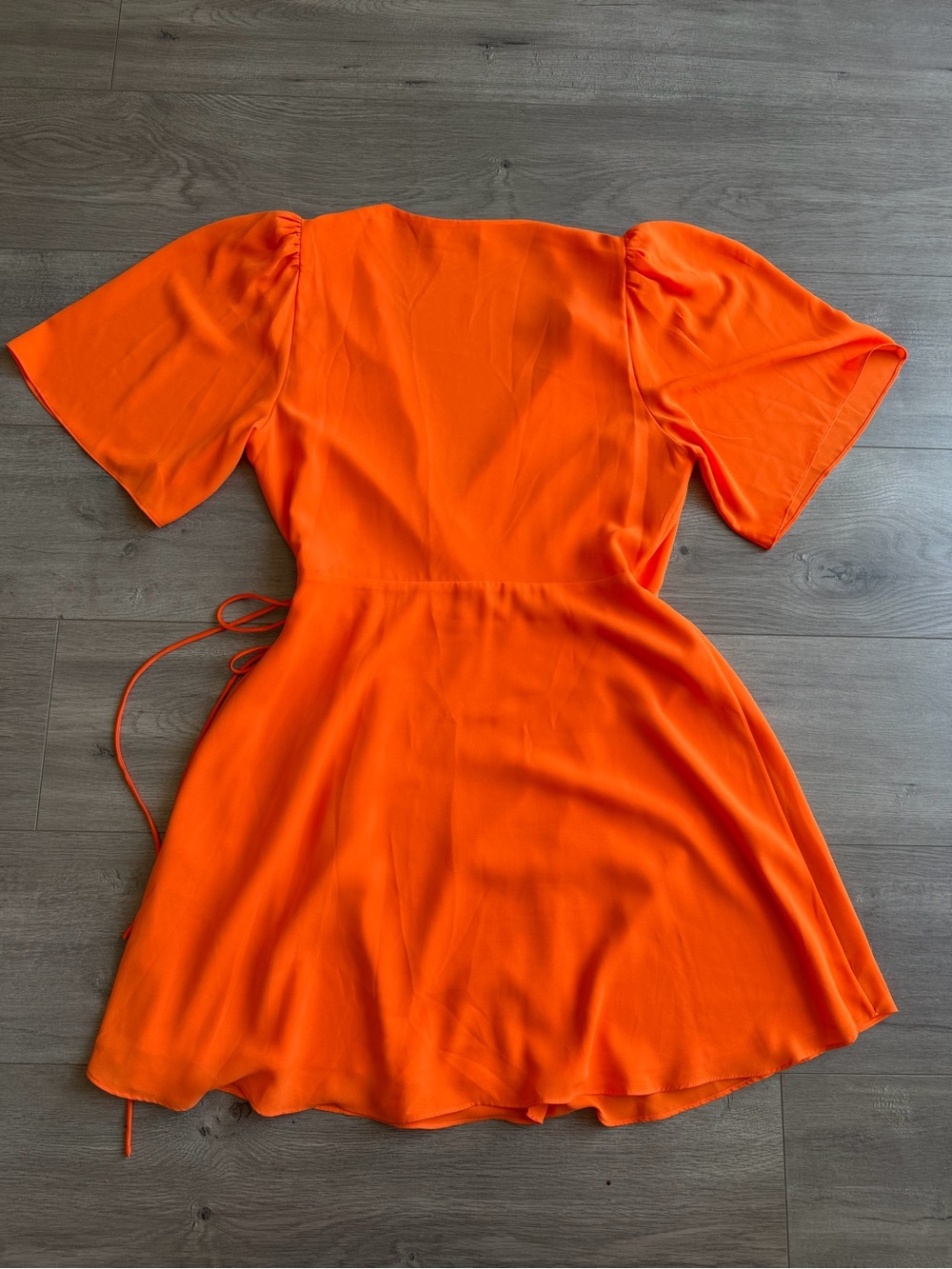 Alice + Olivia orange Wrap mini Dress - size 8 - Picture 6 of 6